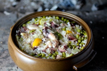 Рецепт приготовления риса с осьминогом и зеленым горошком