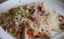 Рис с сосисками и луком