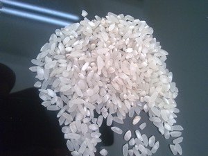 Шлифованный рис не менее популярный в России, чем пропаренный