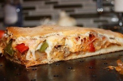 Рецепт приготовления закрытой слоеной пиццы «Улитка»