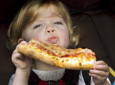 Пицца - любимое блюдо детей