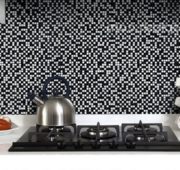 Красота и надежность кухонного фартука из мозаики