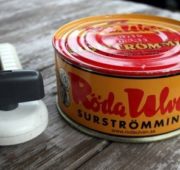 Сюрстремминг или как шведы солят сельдь