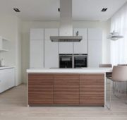 Дизайн кухни в белых тонах