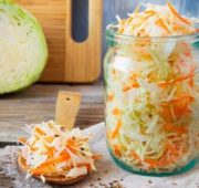 Как приготовить квашеную капусту на зиму