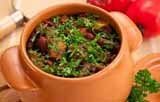 Горшочки с мясом, фасолью и грибами
