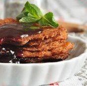 Драники с моченой брусникой