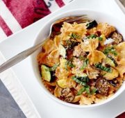 Как приготовить фарфалле с помидорами и базиликом