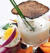 Новогодний салат из печеных овощей с семгой и белым соусом "Прованс"