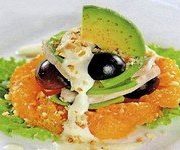 Салат "Новогодний сюрприз" с авокадо