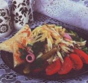 Салат из сыра с яблоками