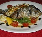 дорада под соусом тапенад