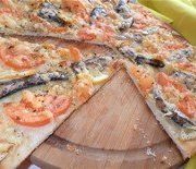 Пицца со шпротами