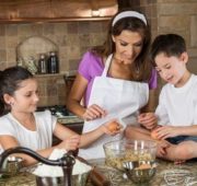 Способы обновления кухонного интерьера