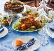 Новогодний стол на год Козы 2015 должен быть в синих тонах